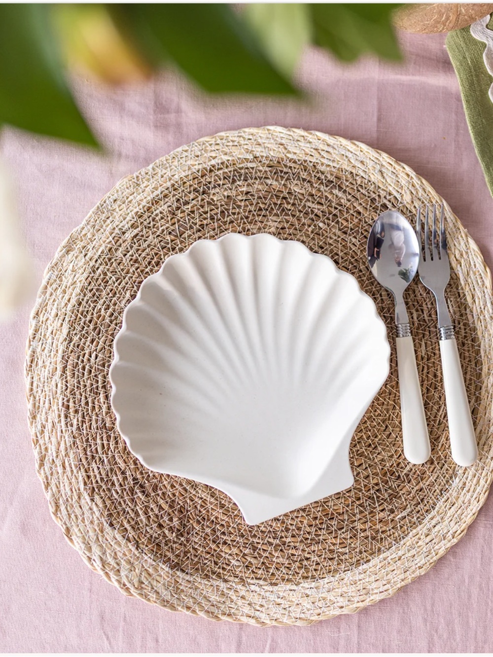 Meri Meri: Sea Shell Plates - Set of 6 featured in the Summer Jilly box